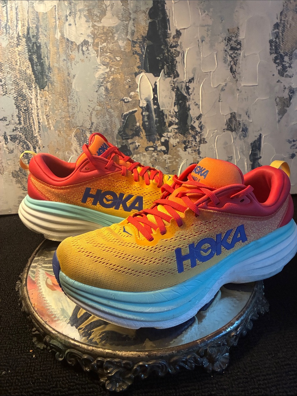 GUC !Mens HOKA Bondi Orange Gradient Running Sneakers Size 9 D